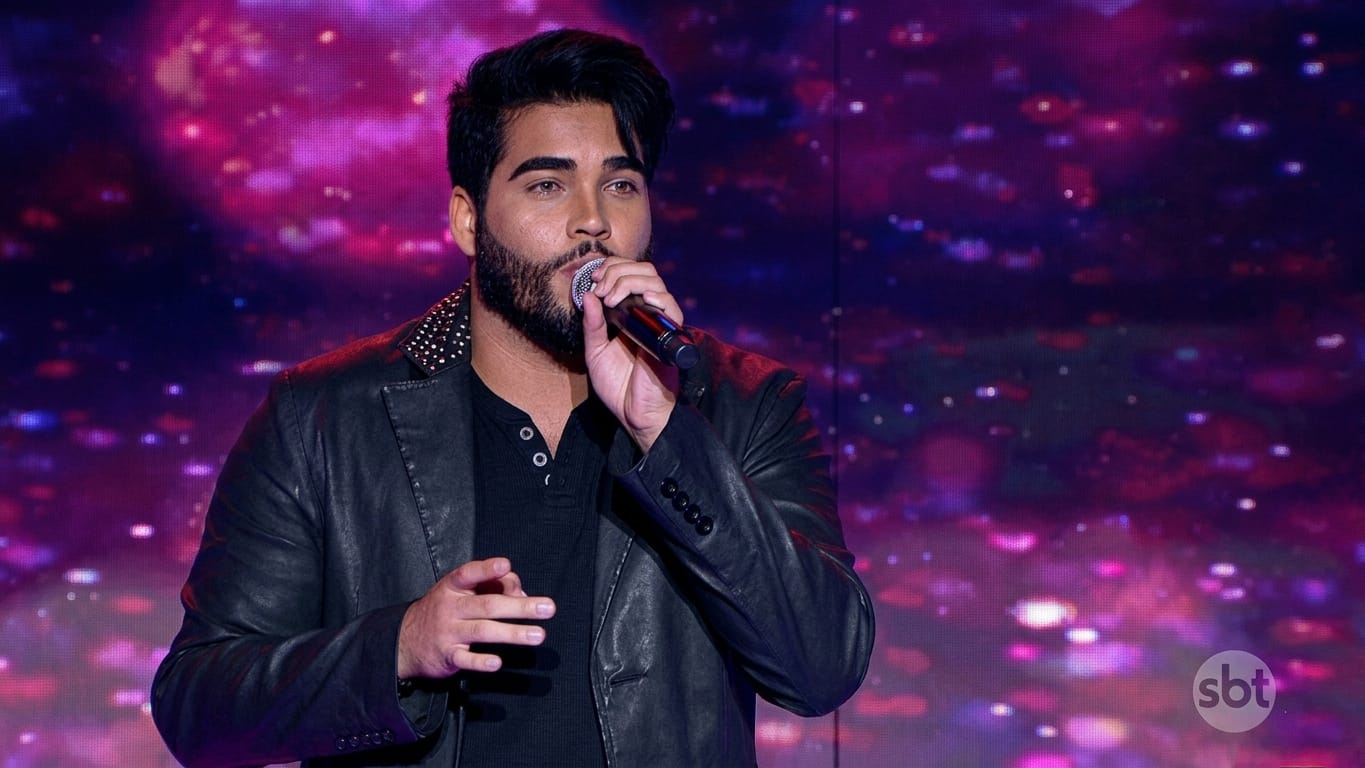 Raphael Callner durante apresentação na televisão